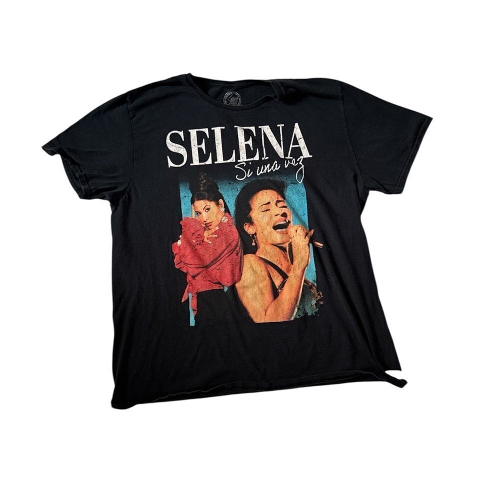 Selena “Si Una Vez” Graphic Tee